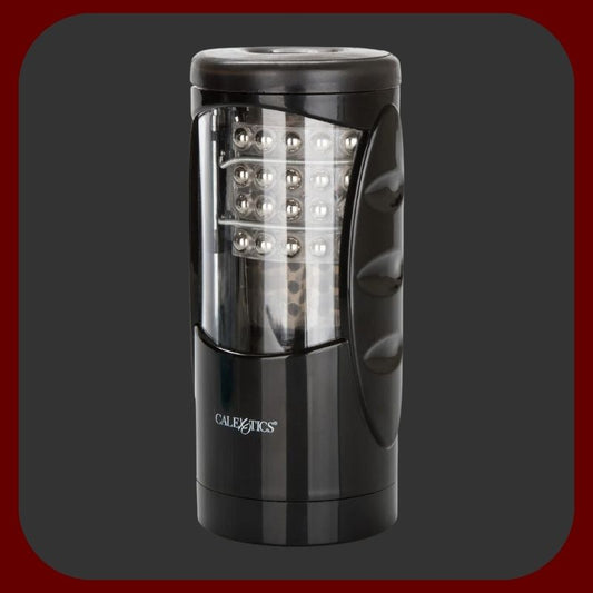 Černý automatizovaný masturbátor s realistickou orální simulací, vnitřními štětinkami, rotujícími kuličkami a 7 vibračními režimy, délka 22 cm.