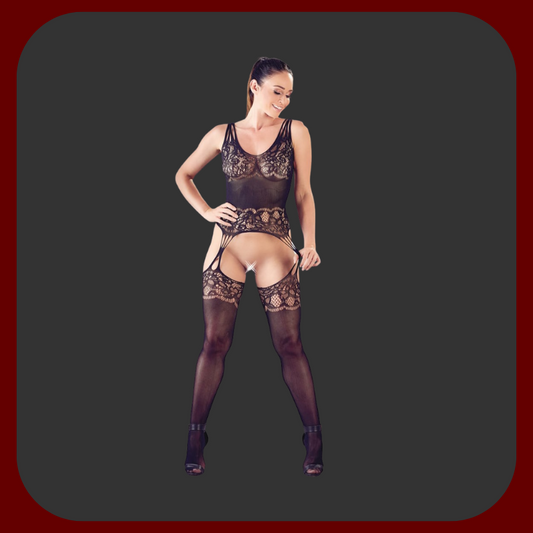 Černý erotický krajkový overal Mandy Mystery s punčochami, univerzální velikost 36–48, smyslný a pružný materiál.