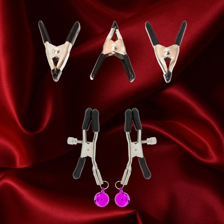 Erotické svorky na bradavky – nastavitelné, vibrační i s řetízky. Pro zvýšení citlivosti a smyslné BDSM hrátky.