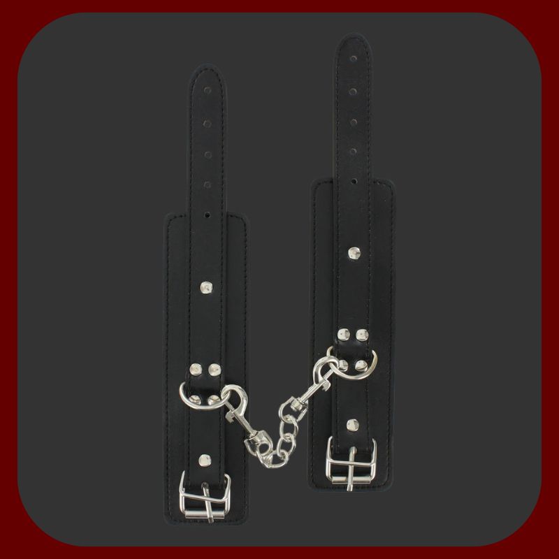 Luxusní BDSM sada Amazing Bondage 7 ks s pouty, bičem, obojkem a dalšími doplňky v černé a červené barvě