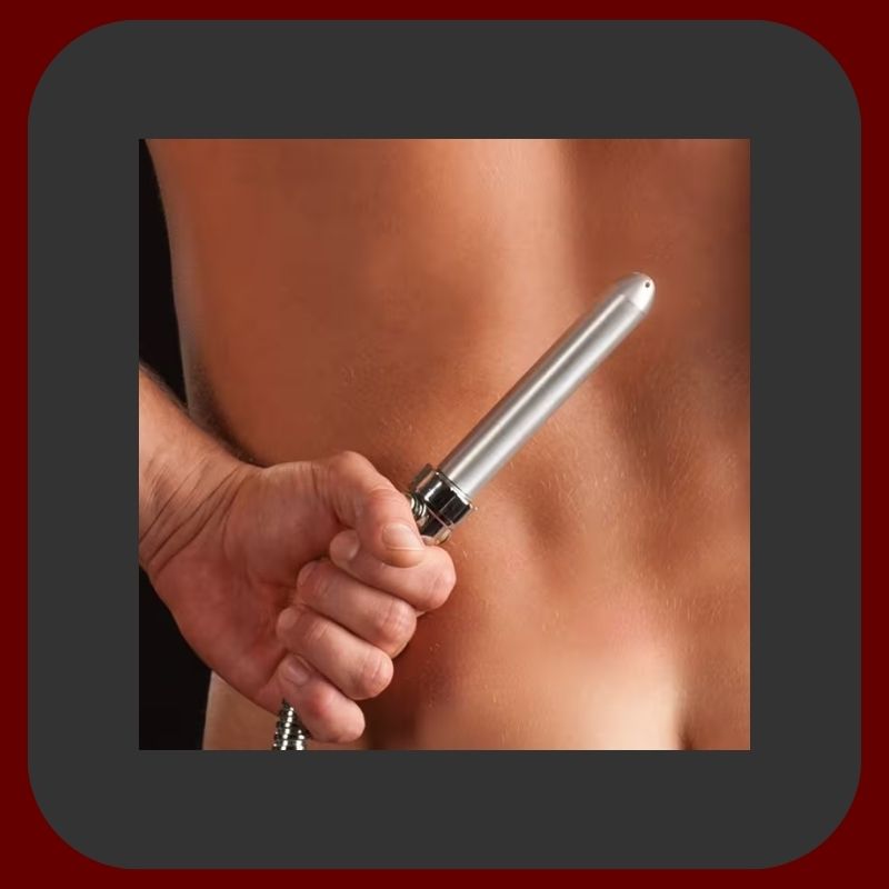  Anální a vaginální sprcha z kvalitního hliníku s tlačítkem pro kontrolu průtoku vody, připojitelná na domácí sprchovou hadici, délka 17 cm – EROSIANA