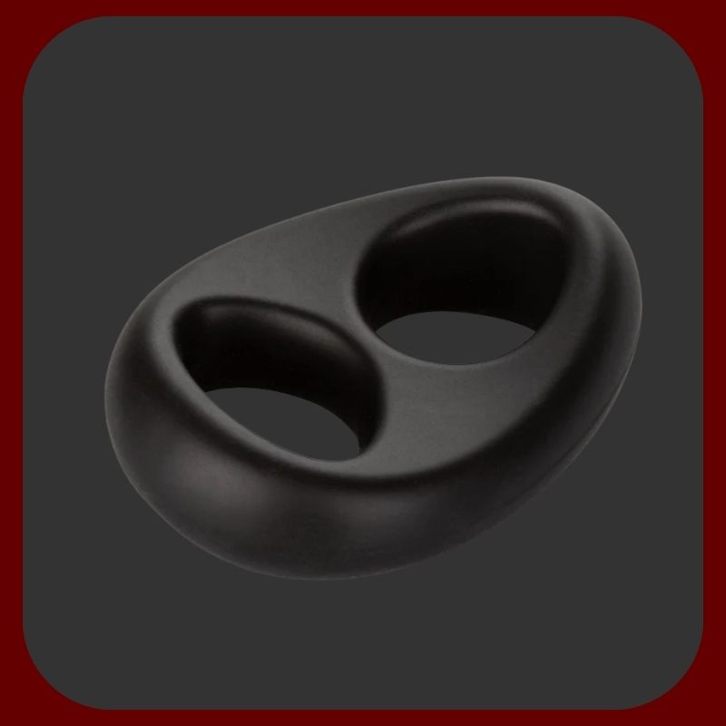 Automatická pumpa na penis CalExotics s USB dobíjením, silikonovým návlekem a dvojitým kroužkem v černé a průhledné barvě.