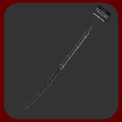 Luxusní devítiocasý bič z pravé kůže pro smyslné BDSM praktiky a dominantní hrátky.