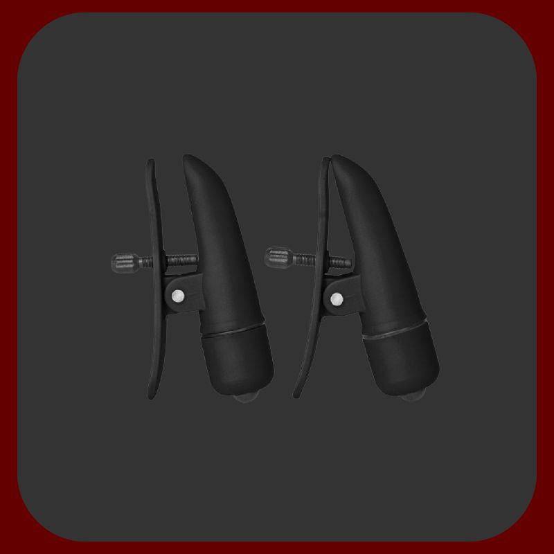 Černé COLT vibrační svorky na bradavky s nastavitelným utažením šrouby a silnými vibracemi pro intenzivní a smyslnou stimulaci.