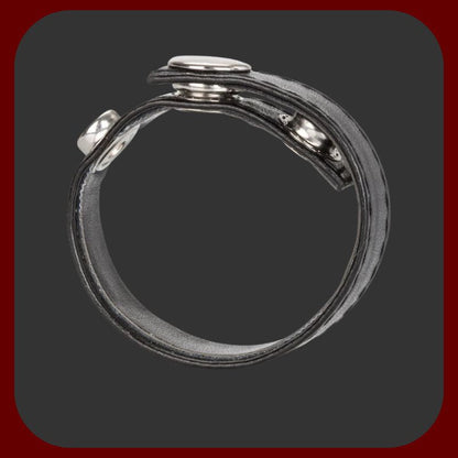 Luxusní nastavitelný kožený erekční kroužek s kovovými patentkami bez niklu pro podporu erekce a elegantní vzhled