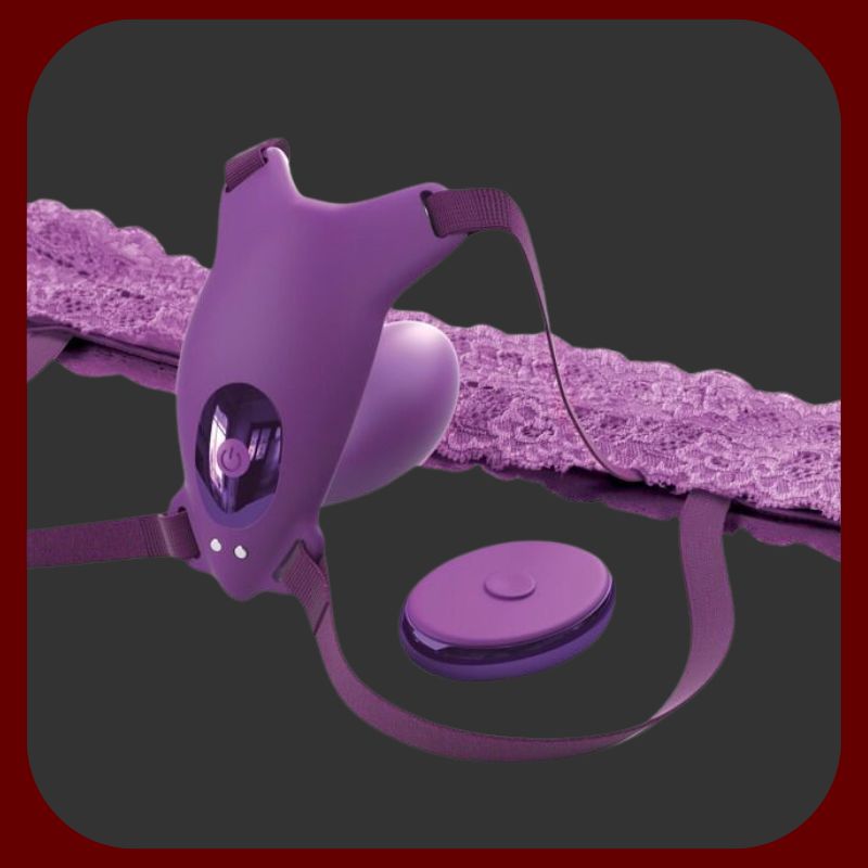 Eroriana – vibrující string Ultimate G-Spot Butterfly Strap-on od Fantasy For Her s integrovaným G-bodovým vibrátorem, dvěma motory a 10 vibračními režimy. Elastický pás pro pohodlné nošení, vodotěsný silikon, dálkové ovládání a USB dobíjení pro diskrétní a intenzivní potěšení.