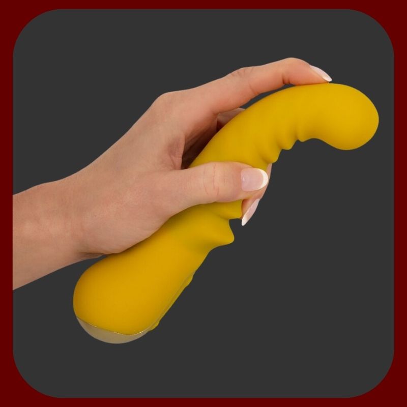 Erosiana Flexibilní G-spot vibrátor – ergonomický a sametově měkký silikonový vibrátor s flexibilním tělem, zakřivenou hlavičkou pro cílenou stimulaci G-bodu, žebrovaným povrchem pro intenzivní masáž, 10 vibračních režimů, dobíjecí USB.