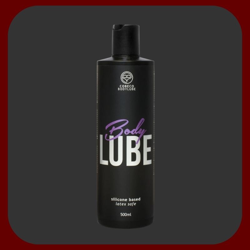 Lahvička lubrikantu West East na silikonové bázi, 500 ml, zajišťující dlouhotrvající a hladkou kluznost při intimním použití.