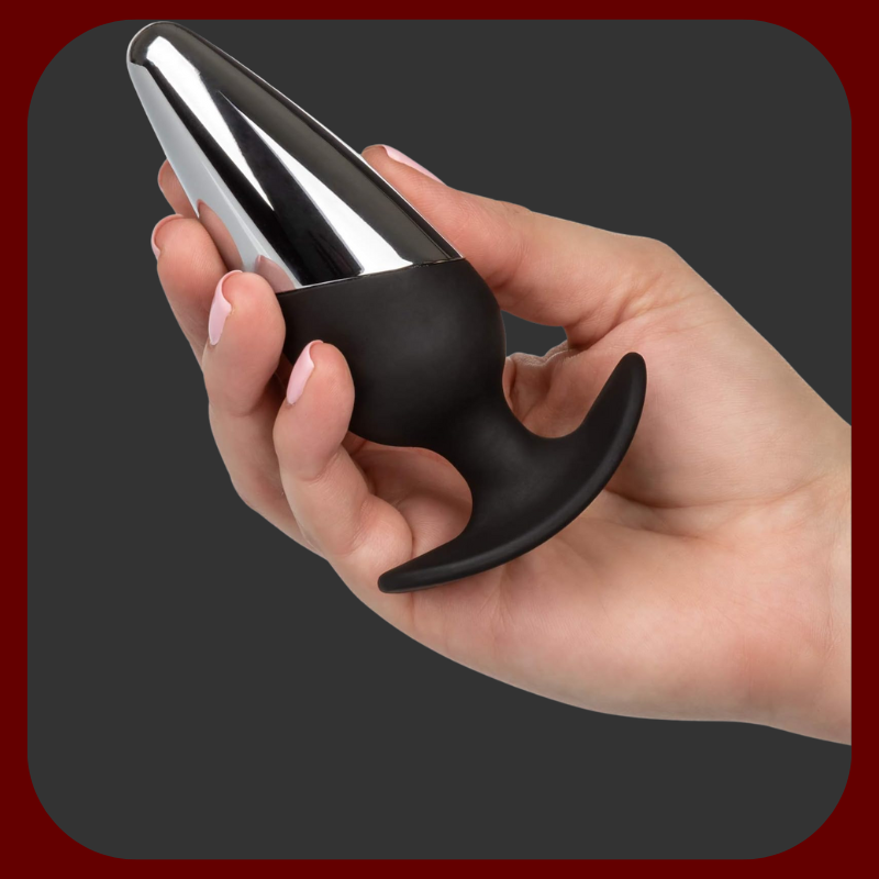 Luxusní anální kolík z kovu a černého silikonu, 12,5 cm dlouhý, ideální pro dlouhodobé nošení.