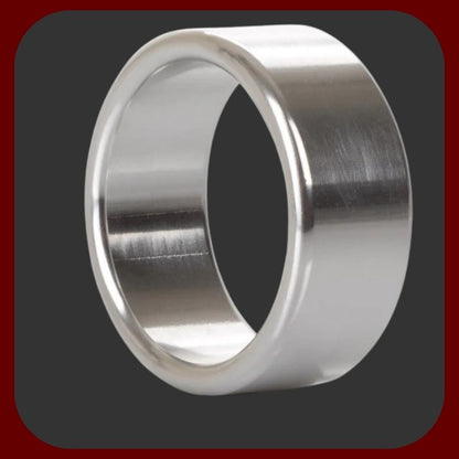 Hladký kovový erekční kroužek ve velikostech M, L a XL s elegantním designem pro pevnější erekci a stylový vzhled.