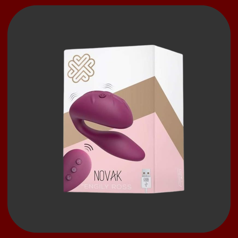 Fialový párový vibrátor Novak s dálkovým ovládáním, stimuluje bod G, klitoris i partnera, rozměry 8,6 x 3,8 cm.