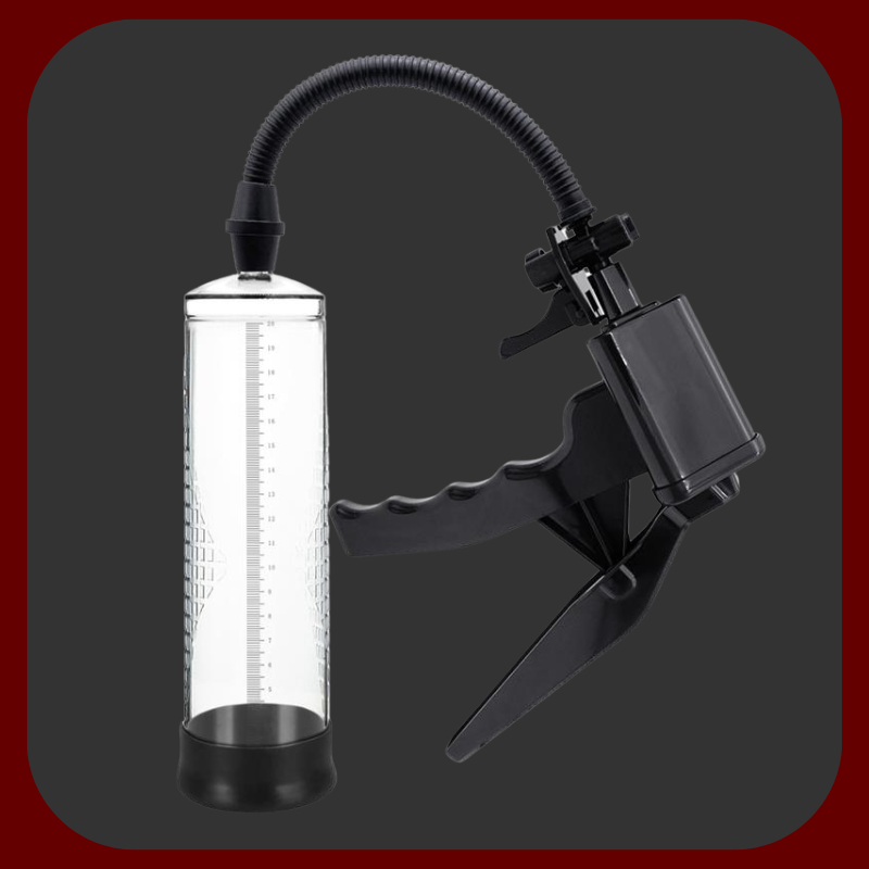 Ruční vakuová pumpa na penis PSX 007 v průhledném provedení s černým silikonovým kroužkem.