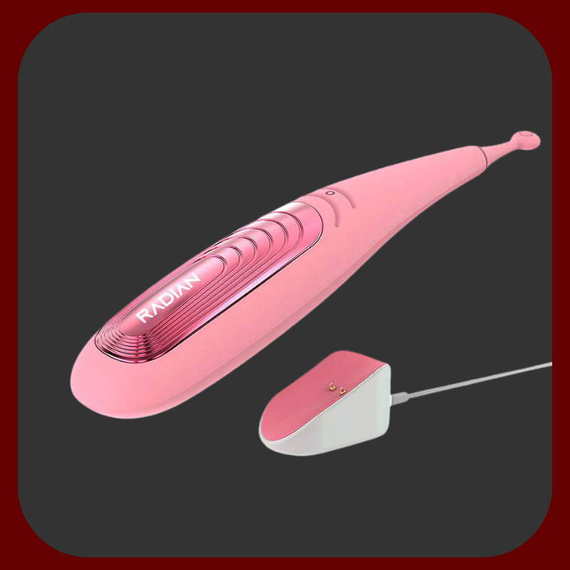 Výkonný ultra vibrující stimulátor klitorisu RADIAN v růžové barvě s ergonomickým designem, 10 vibračními režimy a magnetickým nabíjením.