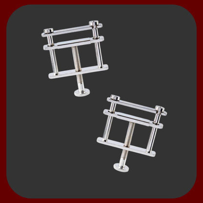 Luxusní BDSM svorky na bradavky „Steel Passion“ z nerezové oceli s nastavitelnými šrouby pro regulaci tlaku a intenzivní erotickou stimulaci.