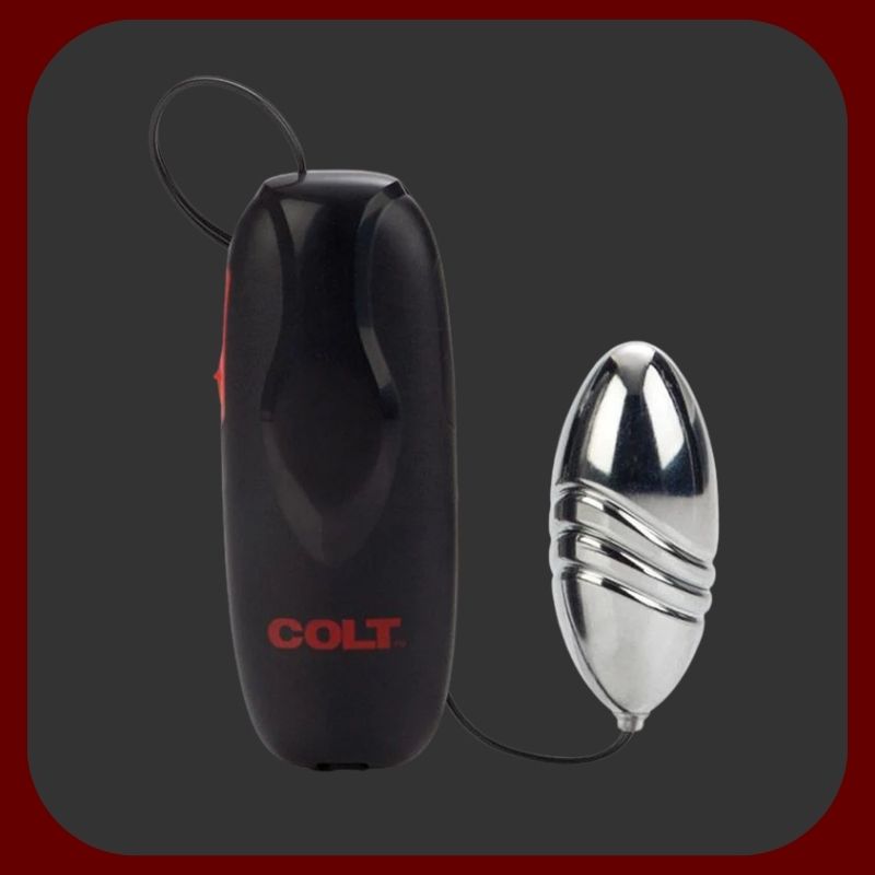 Kompaktní stříbrné vibrační vajíčko Bullet Silver s turbo vibracemi, vhodné pro klitorální i vaginální stimulaci. Délka 7,5 cm.