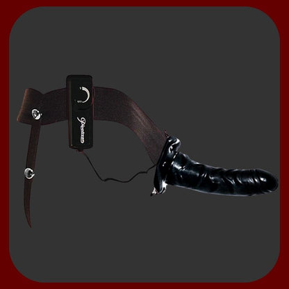 Černý vibrační dutý Strap-On s nastavitelným postrojem a regulátorem vibrací od Pipedream, délka 16 cm, průměr 4,5 cm.